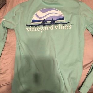 VINEYARD VINES BRAND NEW ADULT SMALL LONG SLEEVE!!